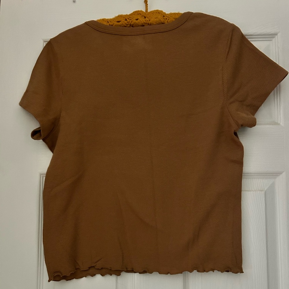 Two Crop Tops - Picture 4 of 7